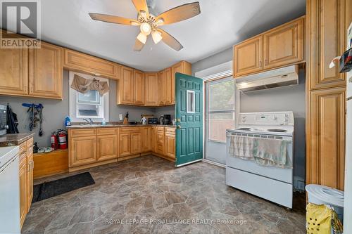 21/23 Spring Street, Quinte West, ON - Indoor Photo Showing Kitchen