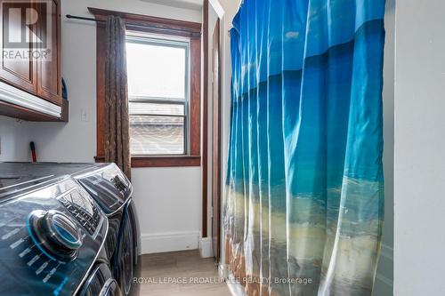 21/23 Spring Street, Quinte West, ON - Indoor Photo Showing Laundry Room