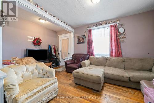 21/23 Spring Street, Quinte West, ON - Indoor Photo Showing Living Room