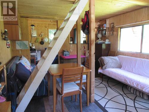 7422 Johnstone Road, Bridge Lake, BC - Indoor