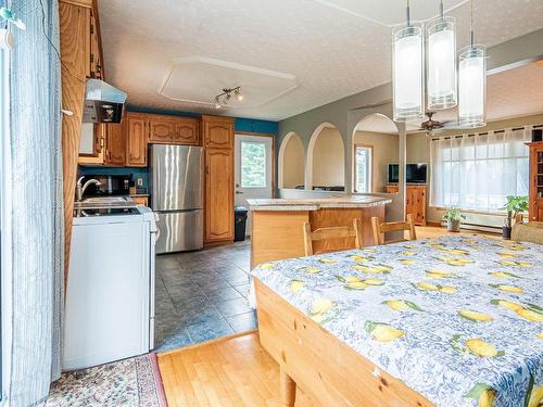 Salle Ã  manger - 49 Rue Principale E., Notre-Dame-Des-Bois, QC - Indoor Photo Showing Kitchen