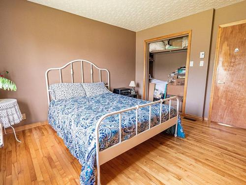 Chambre Ã  coucher principale - 49 Rue Principale E., Notre-Dame-Des-Bois, QC - Indoor Photo Showing Bedroom