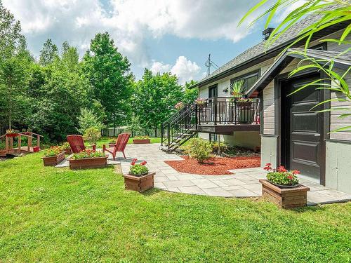 Cour - 49 Rue Principale E., Notre-Dame-Des-Bois, QC - Outdoor