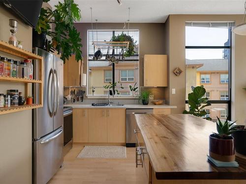 303-829 Goldstream Ave, Langford, BC - Indoor Photo Showing Kitchen With Double Sink