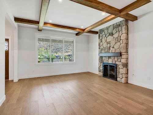 147-200 Grand Boulevard, Kamloops, BC - Indoor Photo Showing Living Room With Fireplace