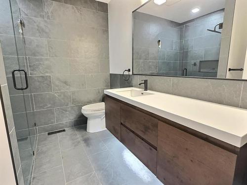 1298 14Th Street, Kamloops, BC - Indoor Photo Showing Bathroom