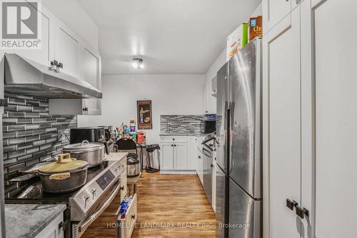 912 - 716 The West Mall W, Toronto (Eringate-Centennial-West Deane), ON - Indoor Photo Showing Kitchen