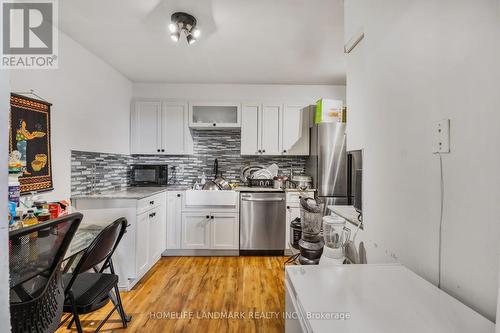 912 - 716 The West Mall W, Toronto (Eringate-Centennial-West Deane), ON - Indoor Photo Showing Kitchen With Upgraded Kitchen