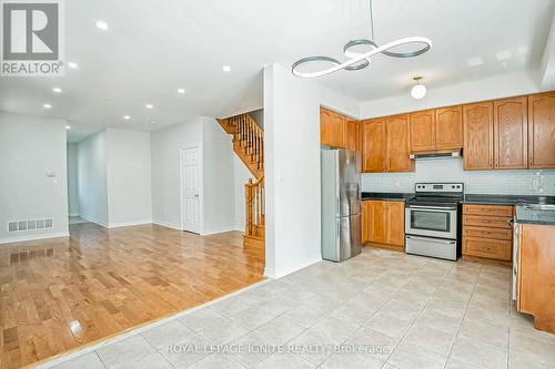 108 Ozner Crescent, Vaughan (Vellore Village), ON - Indoor Photo Showing Kitchen