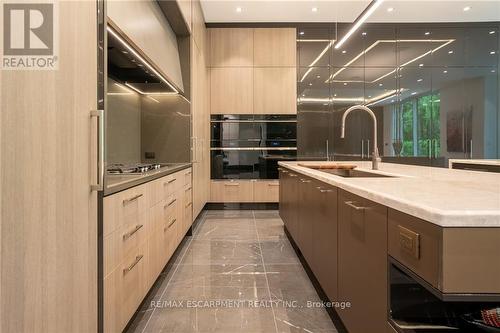 865 Glenwood Avenue, Burlington (Lasalle), ON - Indoor Photo Showing Kitchen