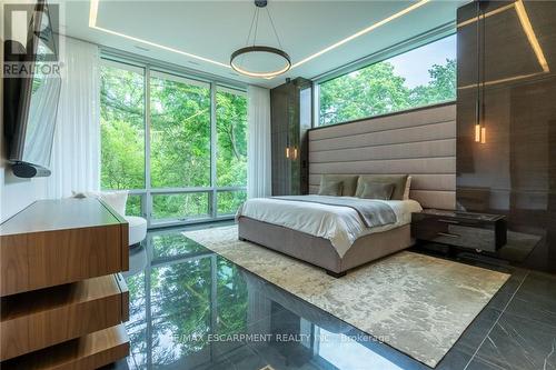 865 Glenwood Avenue, Burlington (Lasalle), ON - Indoor Photo Showing Bedroom