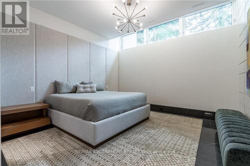 865 Glenwood Avenue, Burlington (Lasalle), ON - Indoor Photo Showing Bedroom