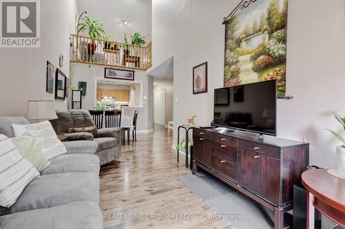 17 - 222 Fellowes Crescent, Hamilton (Waterdown), ON - Indoor Photo Showing Living Room