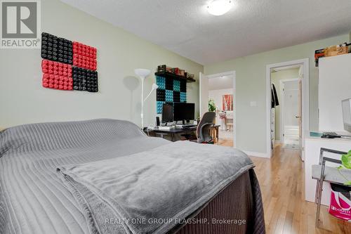 17 - 222 Fellowes Crescent, Hamilton (Waterdown), ON - Indoor Photo Showing Bedroom