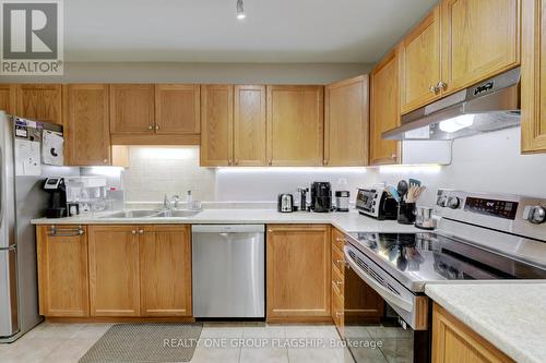 17 - 222 Fellowes Crescent, Hamilton (Waterdown), ON - Indoor Photo Showing Kitchen With Double Sink