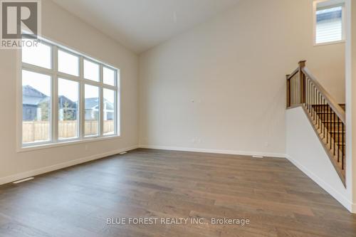 52 Wayside Lane, Southwold (Talbotville), ON - Indoor Photo Showing Other Room