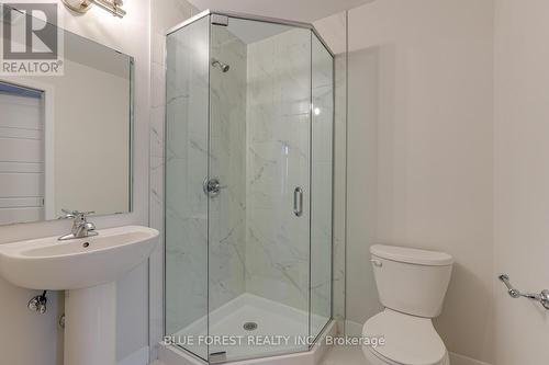 52 Wayside Lane, Southwold (Talbotville), ON - Indoor Photo Showing Bathroom