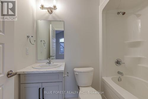 52 Wayside Lane, Southwold (Talbotville), ON - Indoor Photo Showing Bathroom