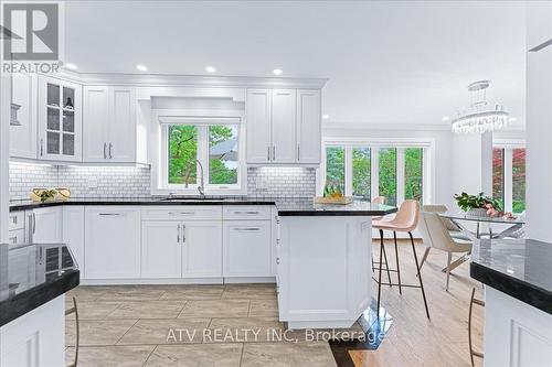 15 Eastglen Crescent, Toronto (Islington-City Centre West), ON - Indoor Photo Showing Kitchen With Upgraded Kitchen