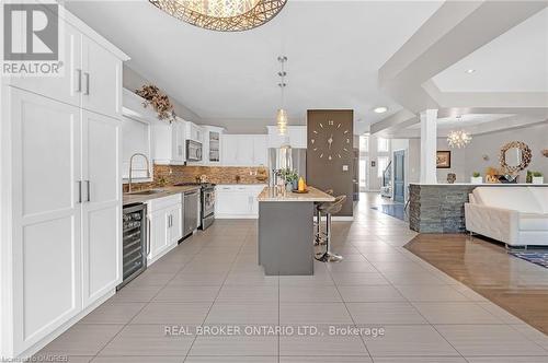 64 Onyx Court, Hamilton (Chappel), ON - Indoor Photo Showing Kitchen