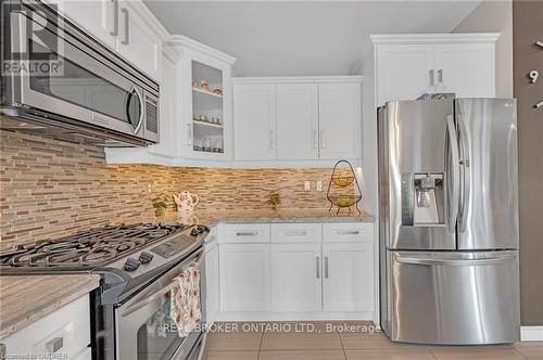 64 Onyx Court, Hamilton (Chappel), ON - Indoor Photo Showing Kitchen With Stainless Steel Kitchen With Upgraded Kitchen