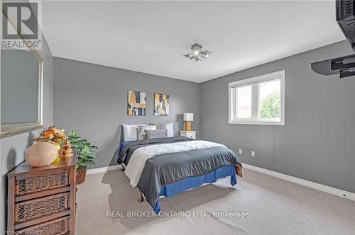 64 Onyx Court, Hamilton (Chappel), ON - Indoor Photo Showing Bedroom