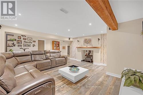 64 Onyx Court, Hamilton (Chappel), ON - Indoor Photo Showing Living Room