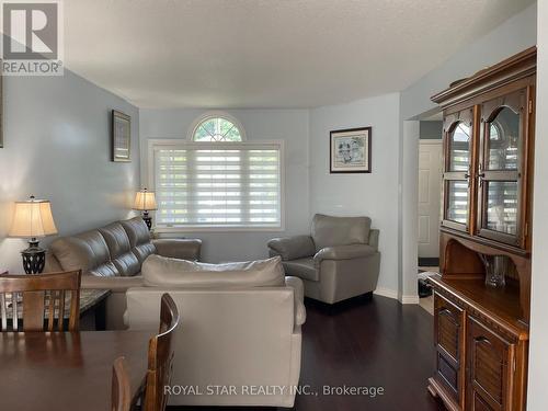 36 Norton Drive, Guelph, ON - Indoor Photo Showing Living Room