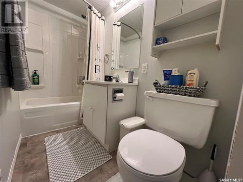 1316 Herbert Avenue, Herbert, SK - Indoor Photo Showing Bathroom