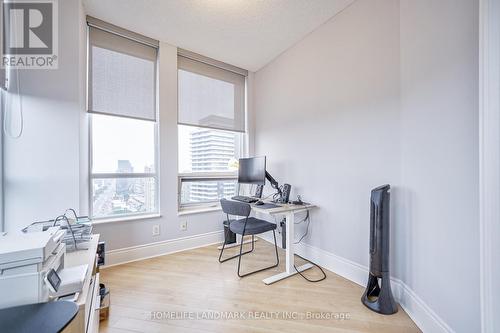 2630 - 500 Doris Avenue, Toronto (Willowdale East), ON - Indoor Photo Showing Office