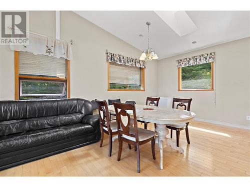 2061 Trans Canada Hwy Road, Blind Bay, BC - Indoor Photo Showing Dining Room