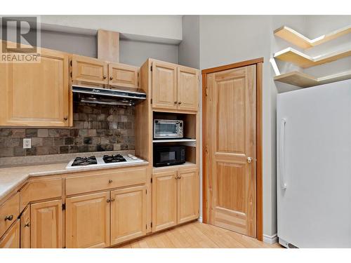 2061 Trans Canada Hwy Road, Blind Bay, BC - Indoor Photo Showing Kitchen