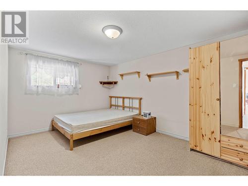 2061 Trans Canada Hwy Road, Blind Bay, BC - Indoor Photo Showing Bedroom