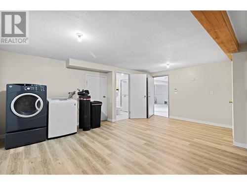 2061 Trans Canada Hwy Road, Blind Bay, BC - Indoor Photo Showing Laundry Room