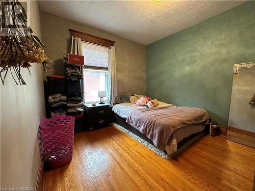 295 9Th Street, Hanover, ON - Indoor Photo Showing Bedroom