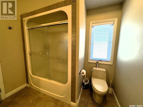 502 Aspen Drive, Swift Current, SK - Indoor Photo Showing Bathroom