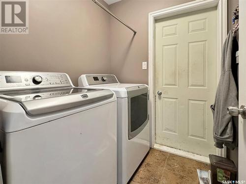 41 4Th Avenue, Battleford, SK - Indoor Photo Showing Laundry Room