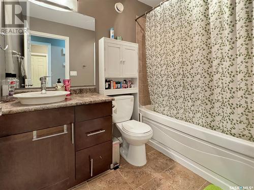 41 4Th Avenue, Battleford, SK - Indoor Photo Showing Bathroom