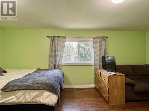 6345 Wolfe Road, 100 Mile House, BC - Indoor Photo Showing Bedroom