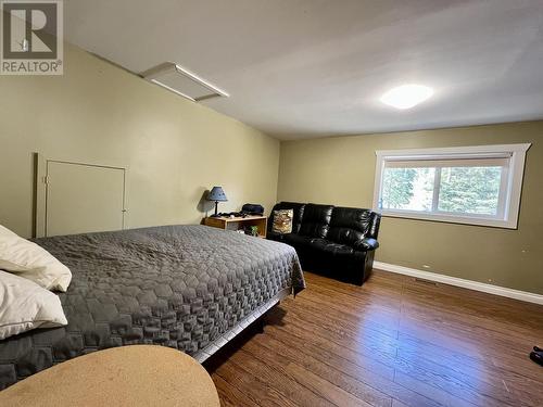 6345 Wolfe Road, 100 Mile House, BC - Indoor Photo Showing Bedroom