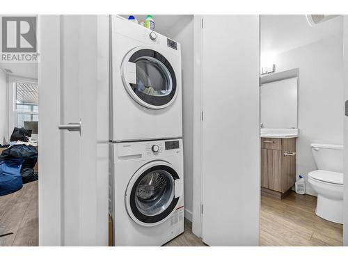 625 Academy Way Unit# Ph35, Kelowna, BC - Indoor Photo Showing Laundry Room