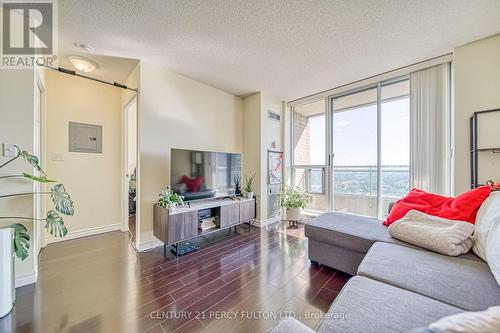 2006 - 1 Pemberton Avenue, Toronto (Newtonbrook East), ON - Indoor Photo Showing Living Room