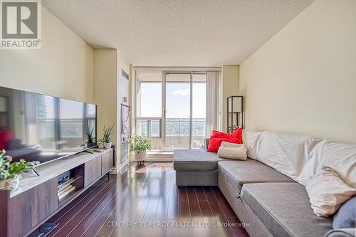 2006 - 1 Pemberton Avenue, Toronto (Newtonbrook East), ON - Indoor Photo Showing Living Room