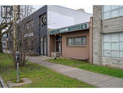 1713 W 5TH AVENUE  Vancouver, BC V6J 1P1