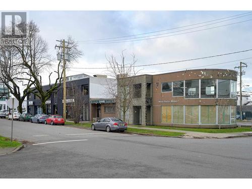 1713 W 5Th Avenue, Vancouver, BC 