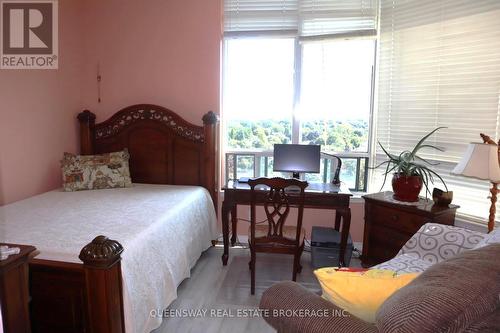 Ph-107 - 1 Emerald Lane, Vaughan, ON - Indoor Photo Showing Bedroom