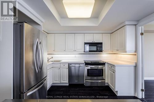 4010 - 1 Palace Pier Court, Toronto (Mimico), ON - Indoor Photo Showing Kitchen