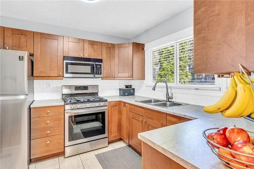 2050 Upper Middle Road|Unit #147, Burlington, ON - Indoor Photo Showing Kitchen With Double Sink