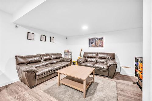 2050 Upper Middle Road|Unit #147, Burlington, ON - Indoor Photo Showing Living Room