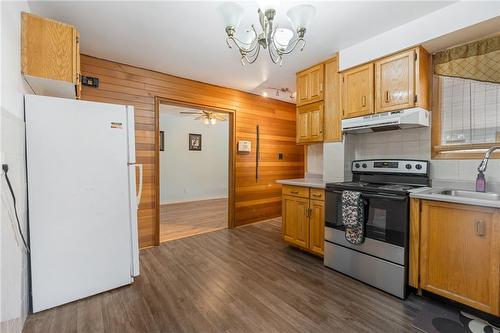 34 Rita Avenue, Hamilton, ON - Indoor Photo Showing Kitchen